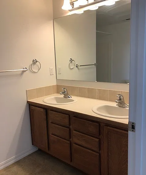 506 N Mississippi Dr — Photo 12