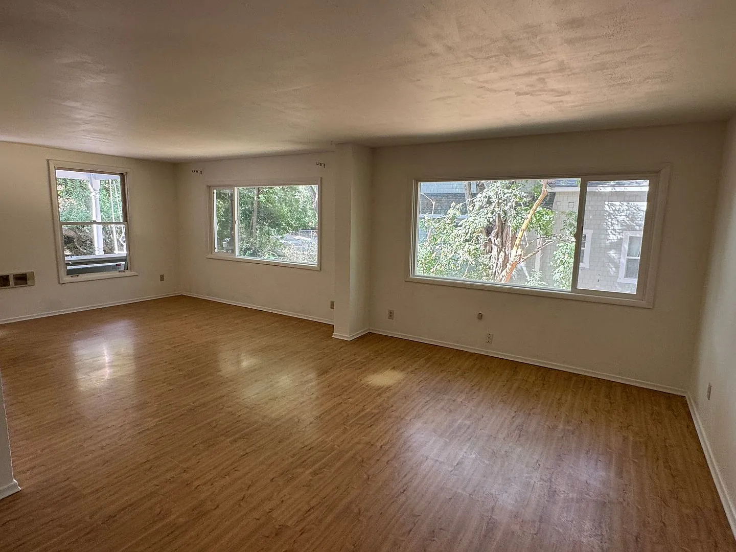 Charming Home Near Fairgrounds — Photo 2