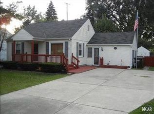 3755 Algonquin Trl, Monroe, MI 48162