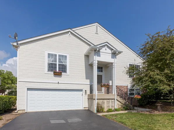 113 Terra Meadow Cir, Volo, IL 60020