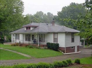 1416 Old Hollow Rd, Winston Salem, NC 27105