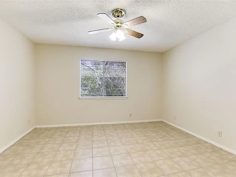 4502 Smooth Oak Dr #B — Photo 5