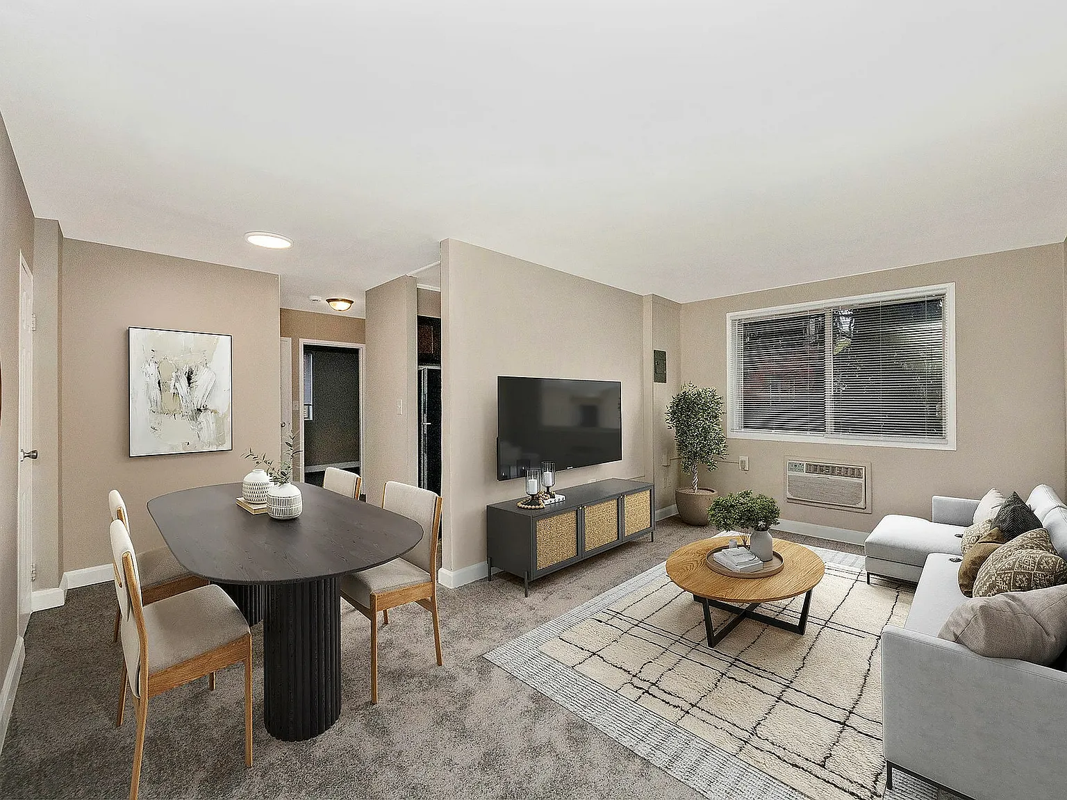 South Pointe Apartments — Photo 3