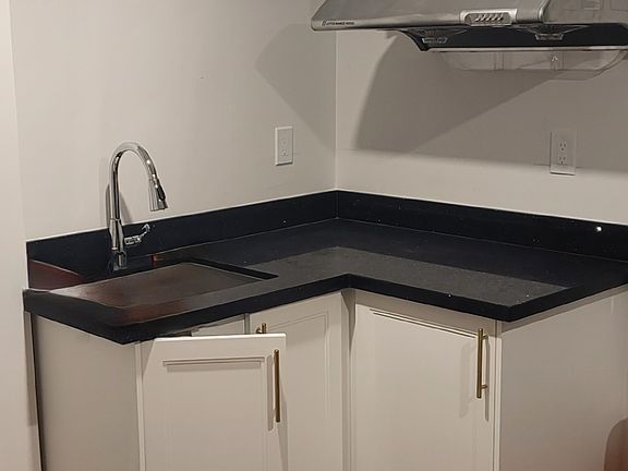 4th image of 4 Edison Way