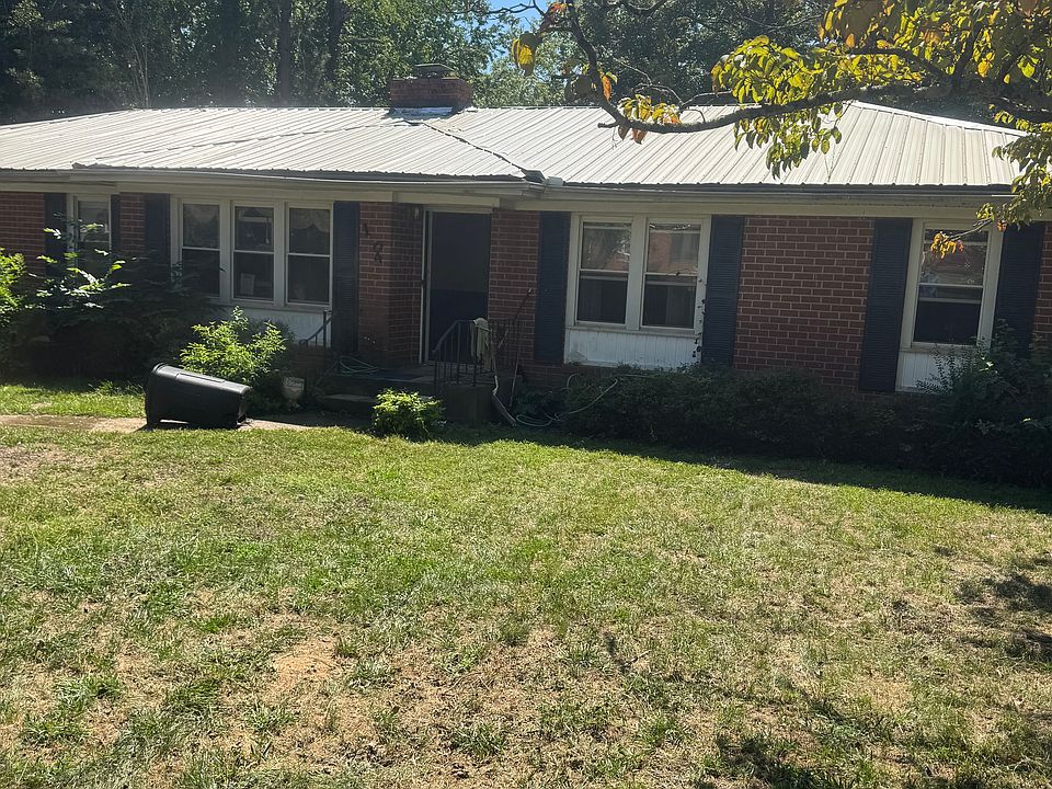 1st image of 104 Lanceway Dr