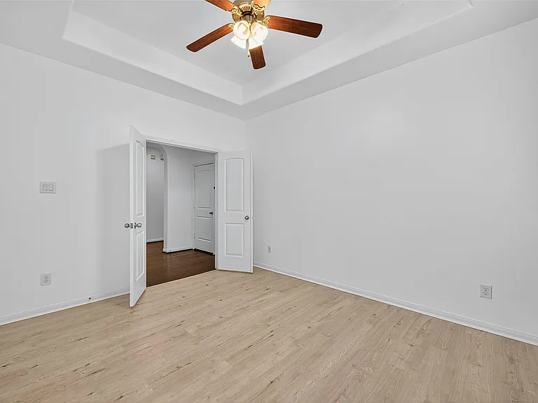 83 W Wading Pond Cir — Photo 10