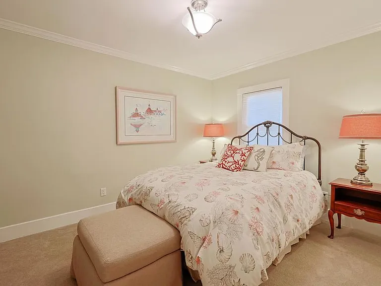 1027 Encino Row — Photo 33