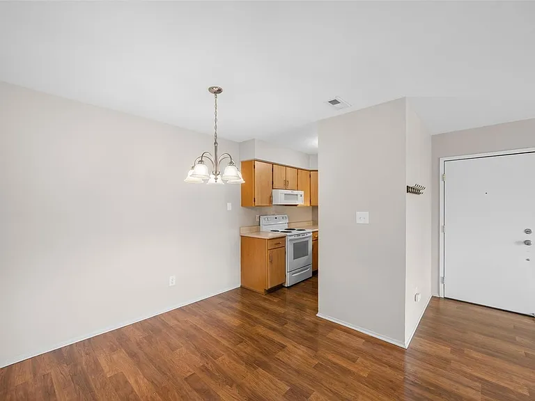 7362 Manor Cir #203 — Photo 9