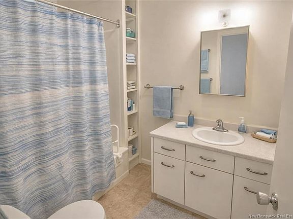 3rd image of 23 Centennial Ave W