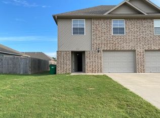 1361 Persimmon St, Centerton, AR 72719