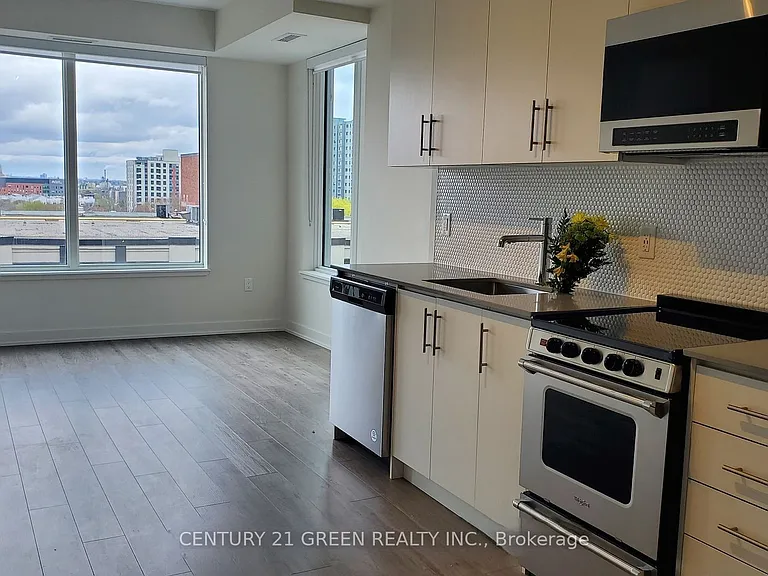 212 King William St #720 — Photo 3