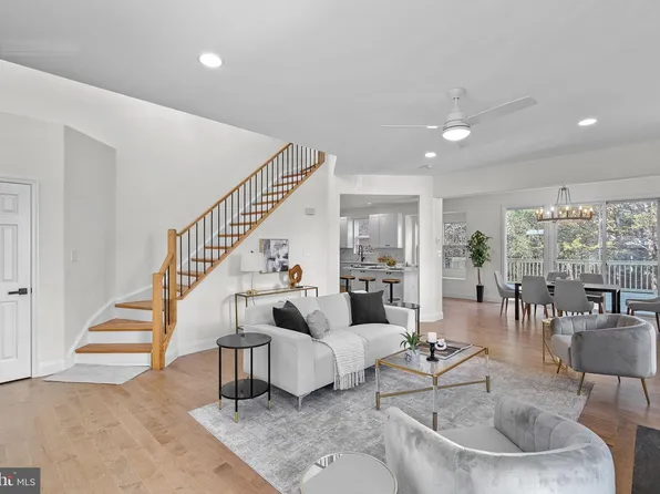 22581 Maison Carree Sq, Ashburn, VA 20148