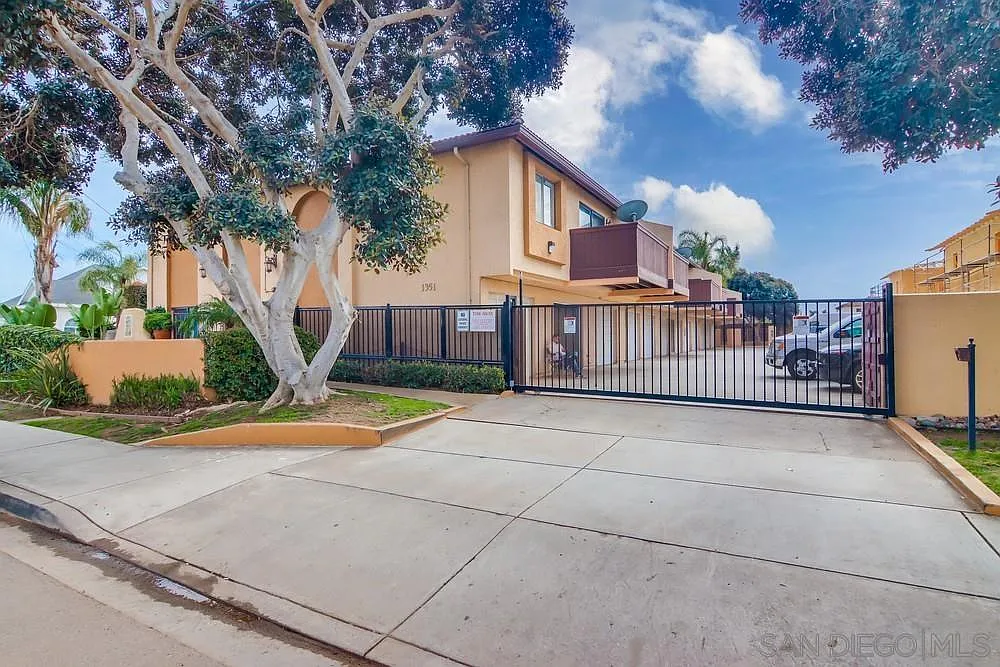 1 bed, 627 sqft, $2,150 — Photo 1