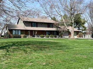 1309 Massey Ln, Jacksonville, IL 62650