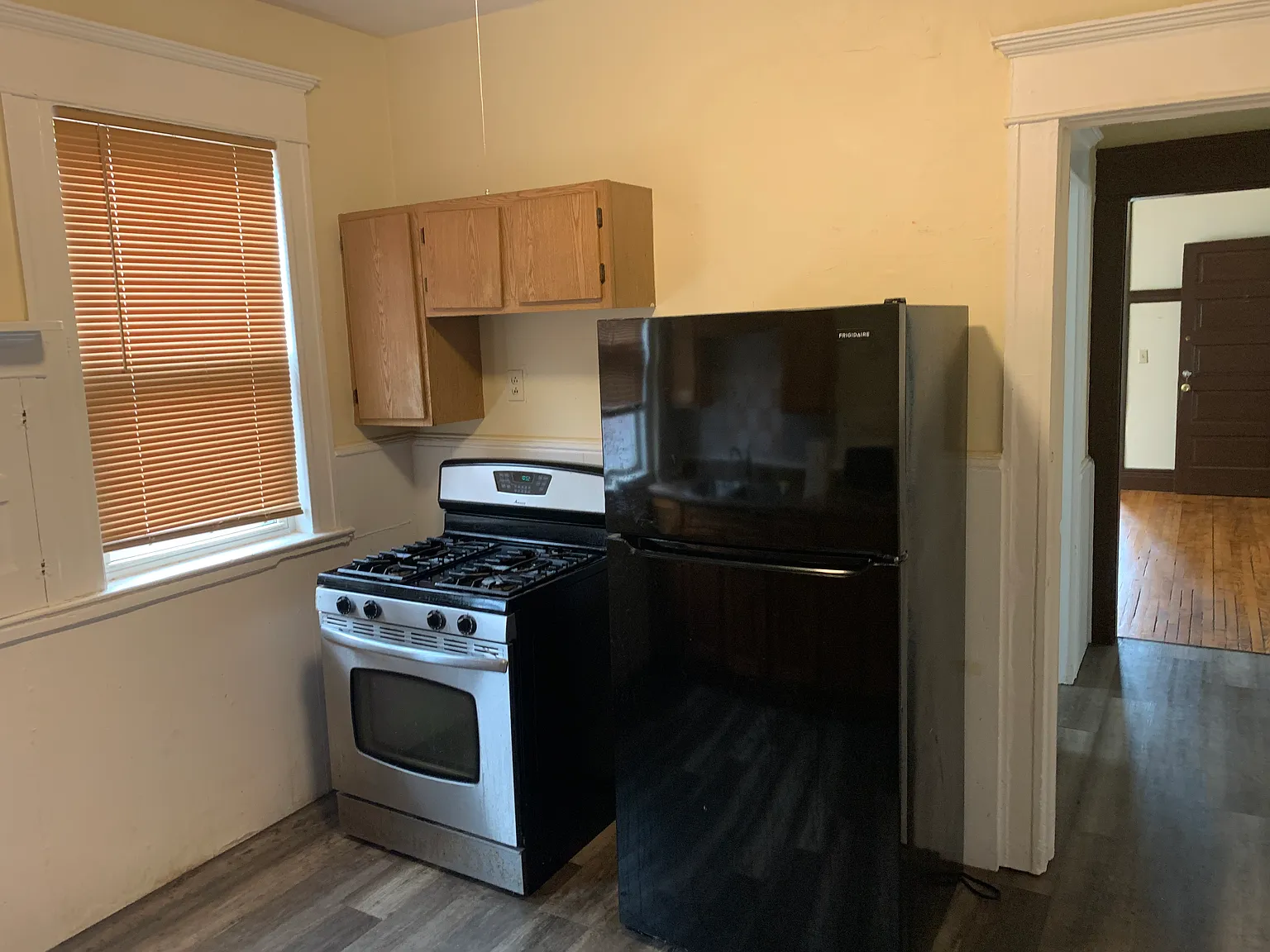 2 bed, $1,100 — Photo 3
