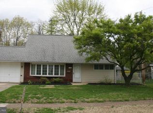 12 Quickset Rd, Levittown, PA 19057