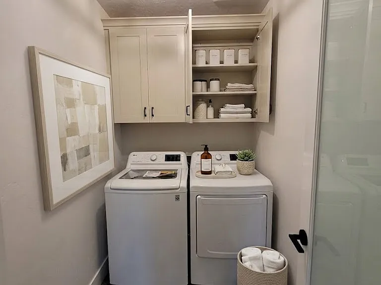 4264 W Lovegood Ln — Photo 10