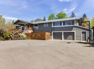 1503 Stardust Way, Medford, OR