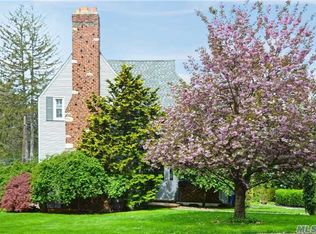 7 Dunster Rd, Great Neck, NY 11021