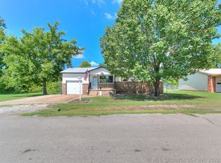 309 E Maple St, Skiatook, OK 74070