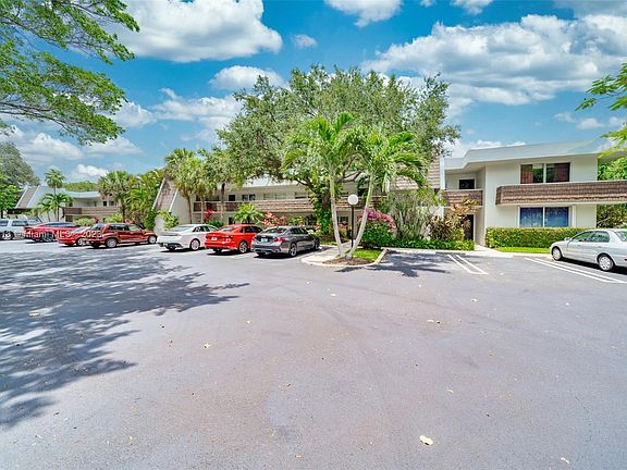 5th image of 4031 N Cypress Dr APT 205