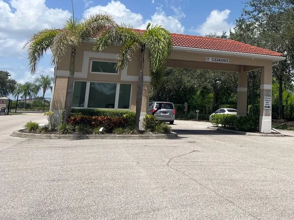 10309 Silver Pond Ln, Lehigh Acres, FL 33936