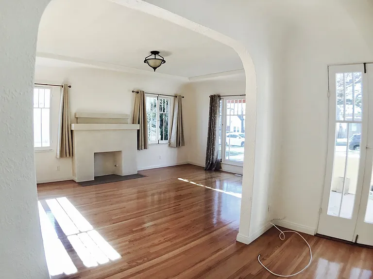 1340 Western Ave — Photo 4