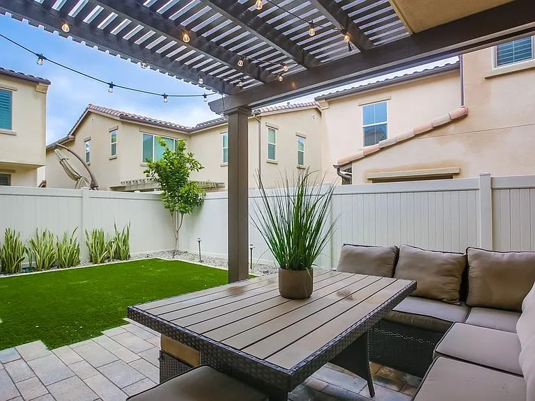 693 Gemstone Dr — Photo 41