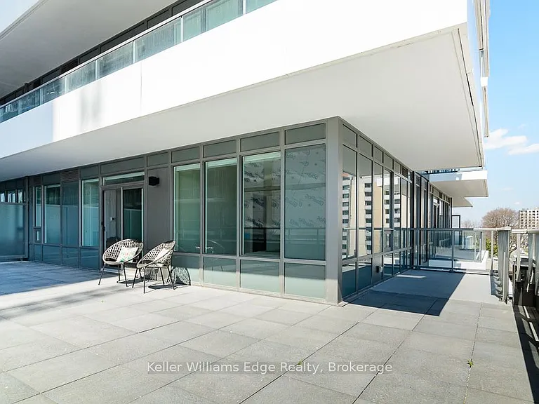 212 King William St #405 — Photo 28