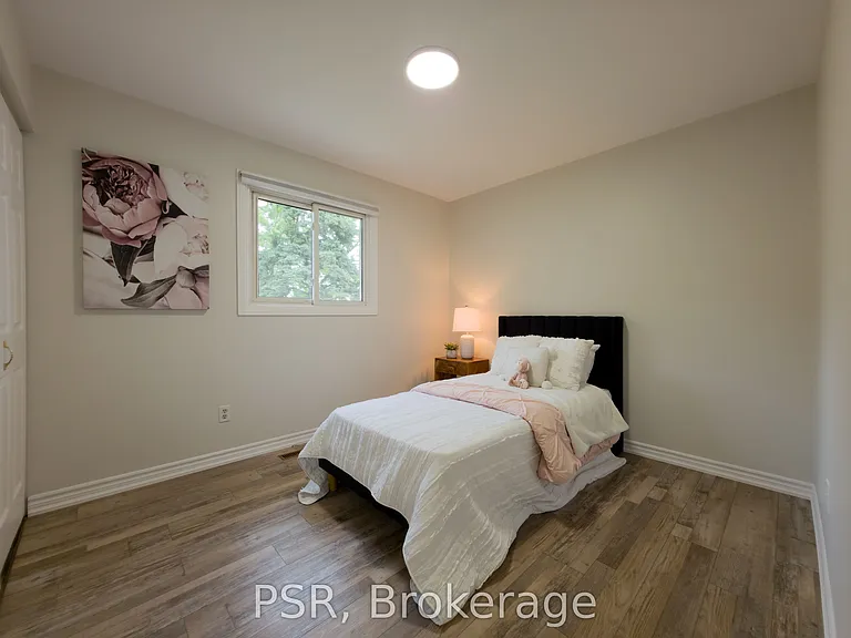 88 Upper Canada Dr — Photo 13