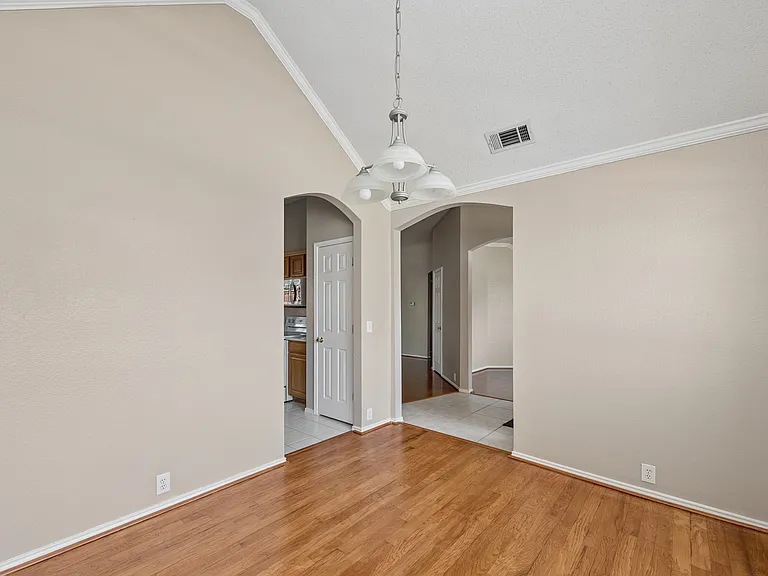 10613 Brandenberg Dr — Photo 7