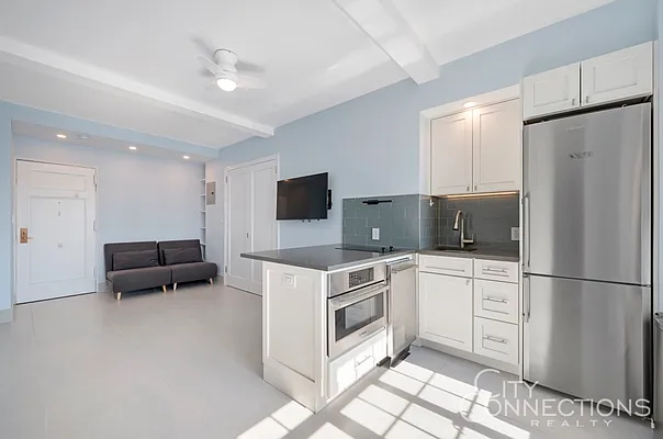 Rented by City Connections Realty | media 6