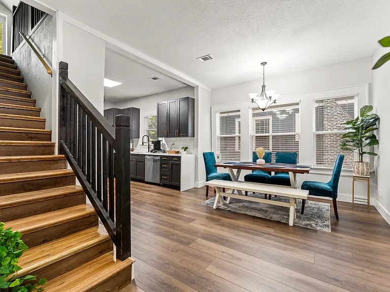 2811 N Market St — Photo 21