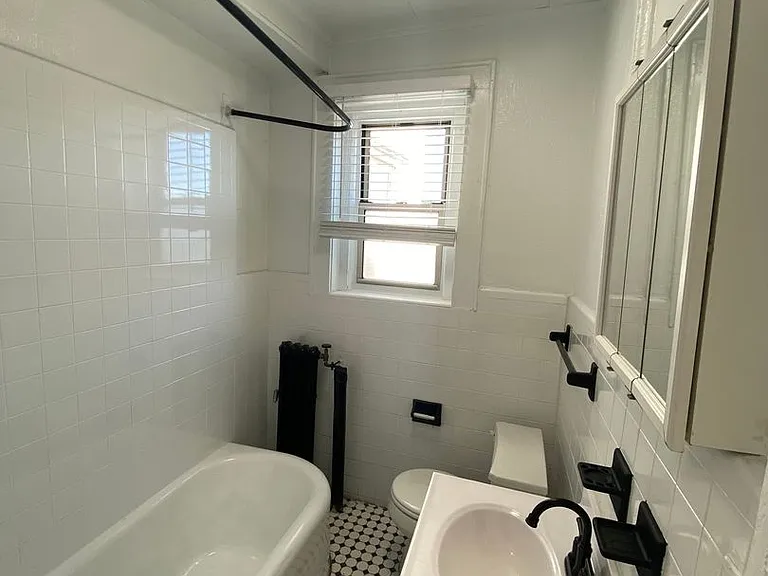 St. Luke's Place Apartment Homes — Photo 11