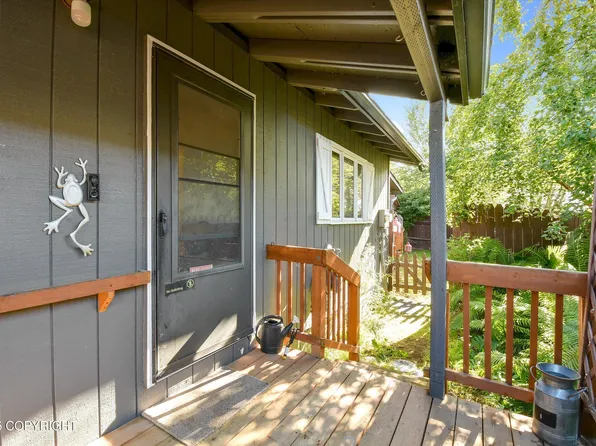 10145 Goose Berry Pl, Anchorage, AK 99515