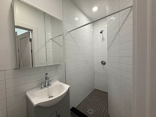 Rented by Building Equity Real Estate LLC | media 4