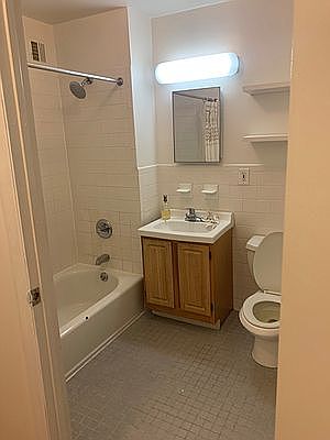 2nd image of 398 Marion St APT 1