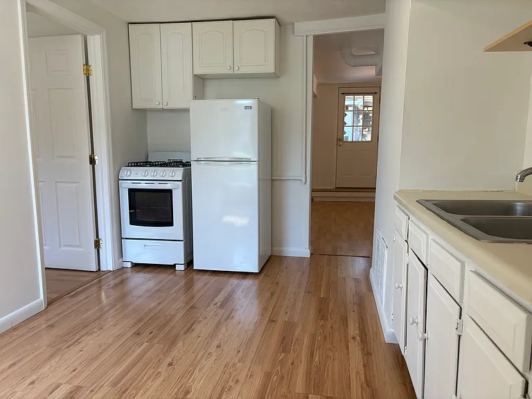 51 N Chestnut St #1 — Photo 7