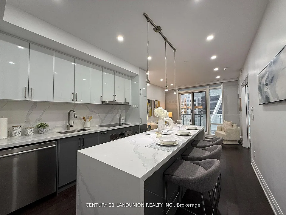 1 Bloor St E #1508