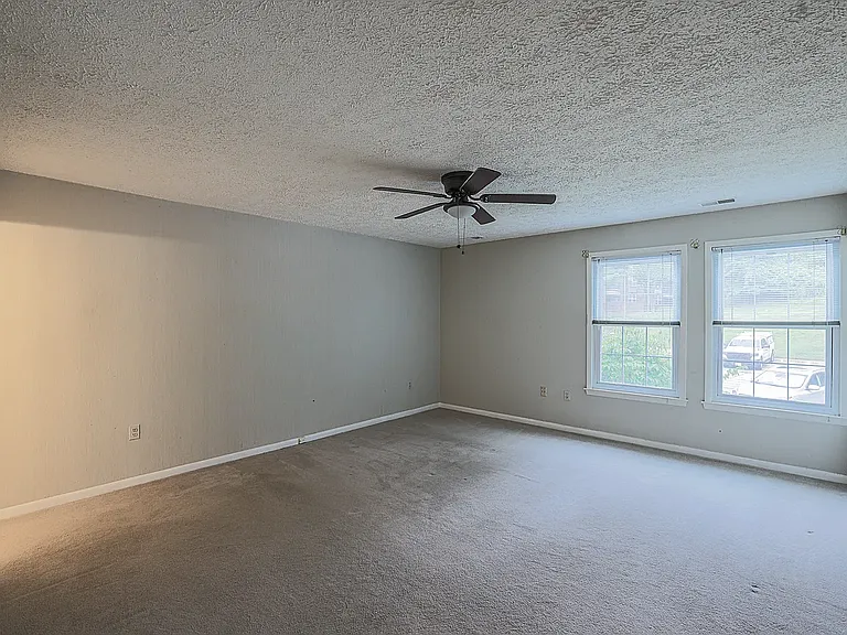 7 Pipe Hill Ct #B — Photo 15