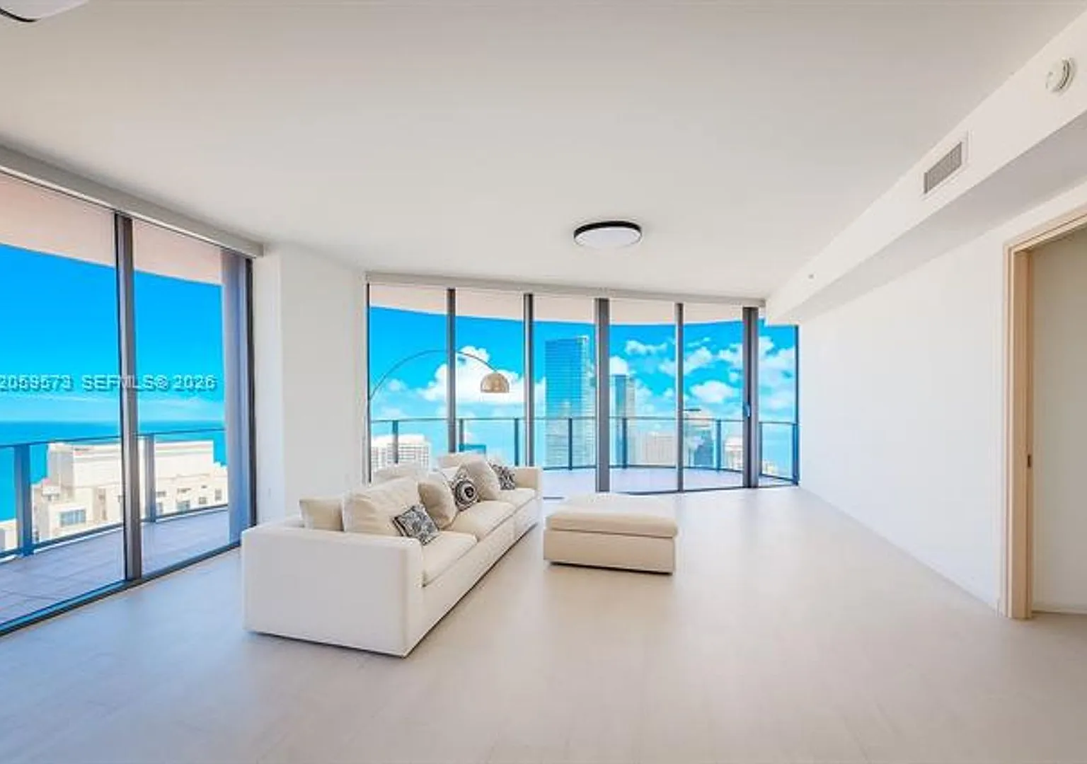 1000 Brickell Plz cu-PH5501, Miami, FL 33131 — Photo 2
