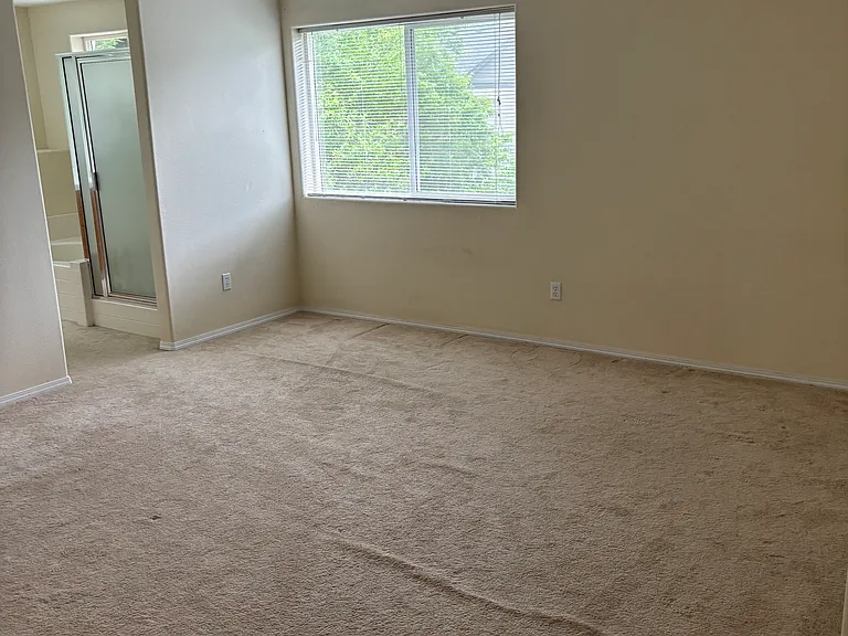 17315 SE 23rd Way — Photo 2