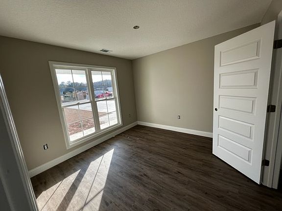 5th image of 4903 Sandy Hill Dr