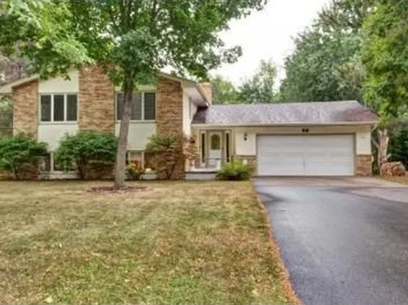 68 W Golden Lake Rd, Circle Pines, MN 55014