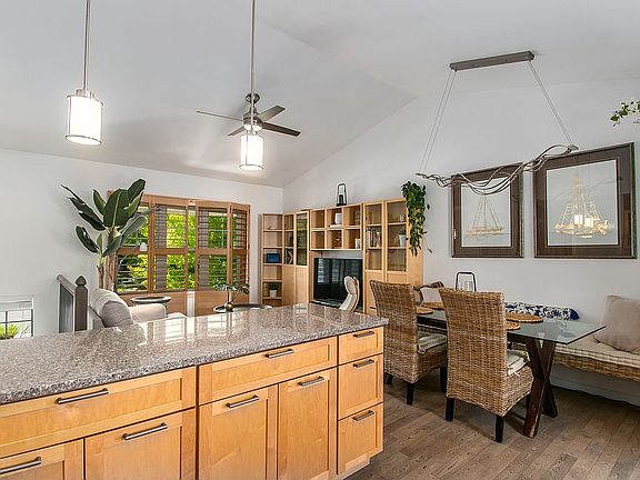 5th image of 2258 Iroquois Dr