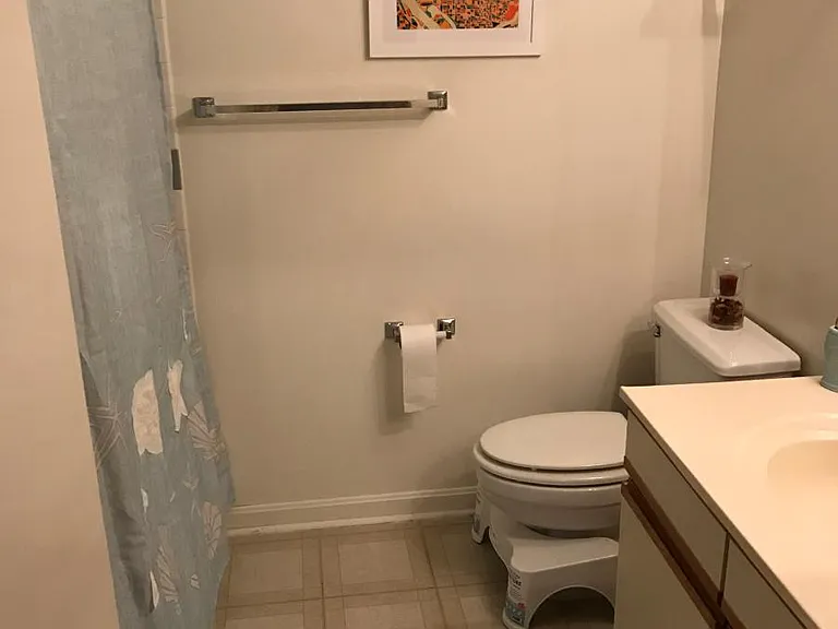 7500 Woodmont Ave #822 — Photo 9