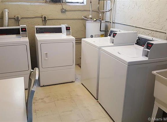 5th image of 1810 N Lauderdale Ave APT 2105