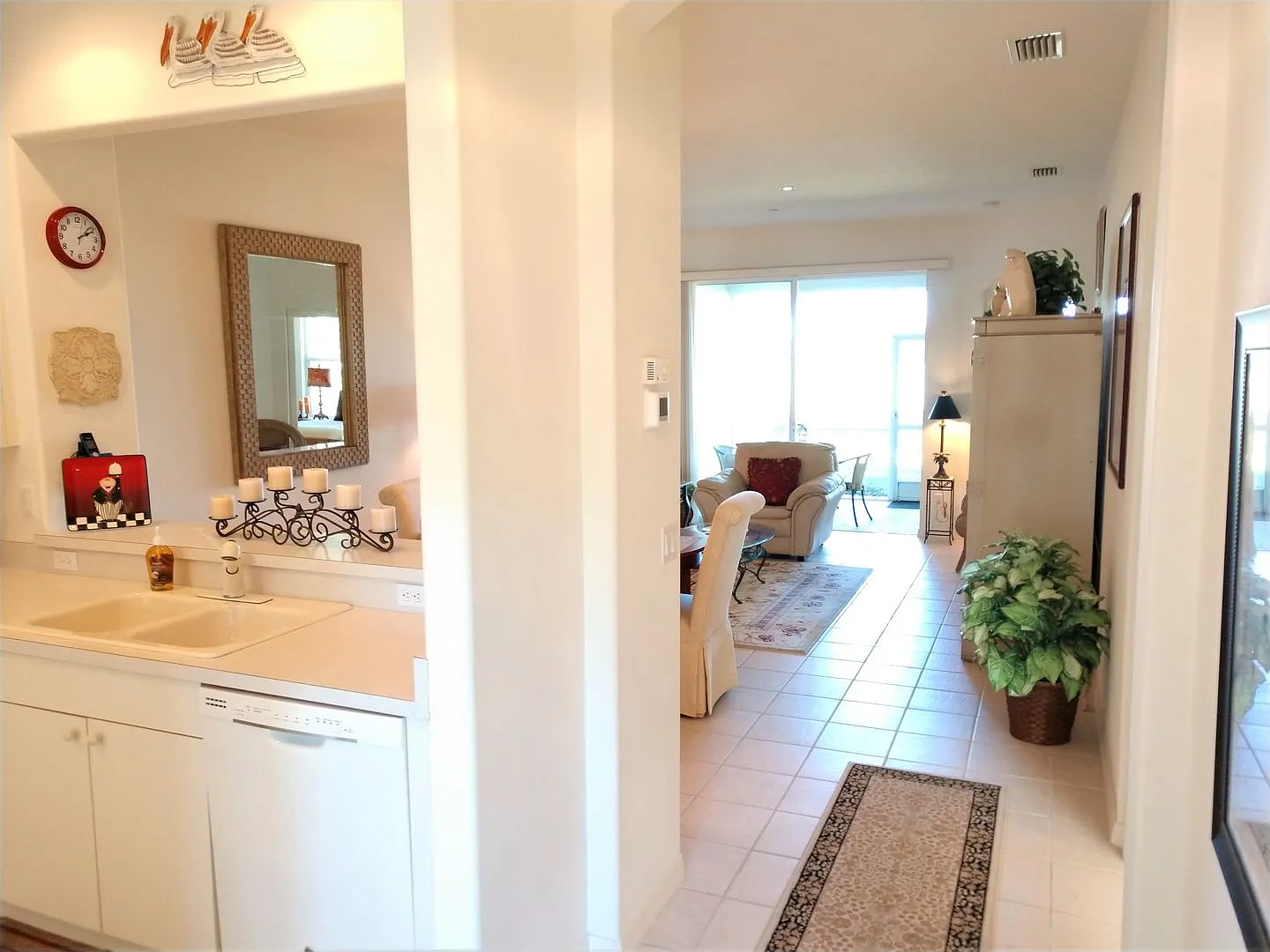 Seasonal Short-Term Villa located in Pelican Pointe Golf & Country Club! — Photo 4