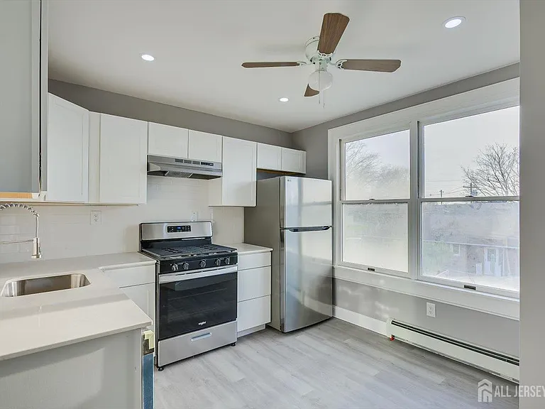 36 2nd Ave #B — Photo 11
