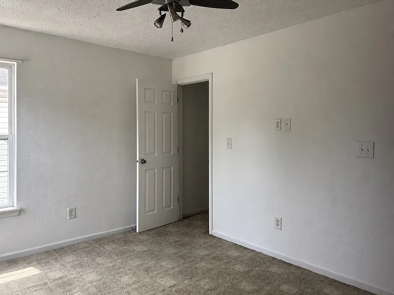 7248 Kimble Dr — Photo 35